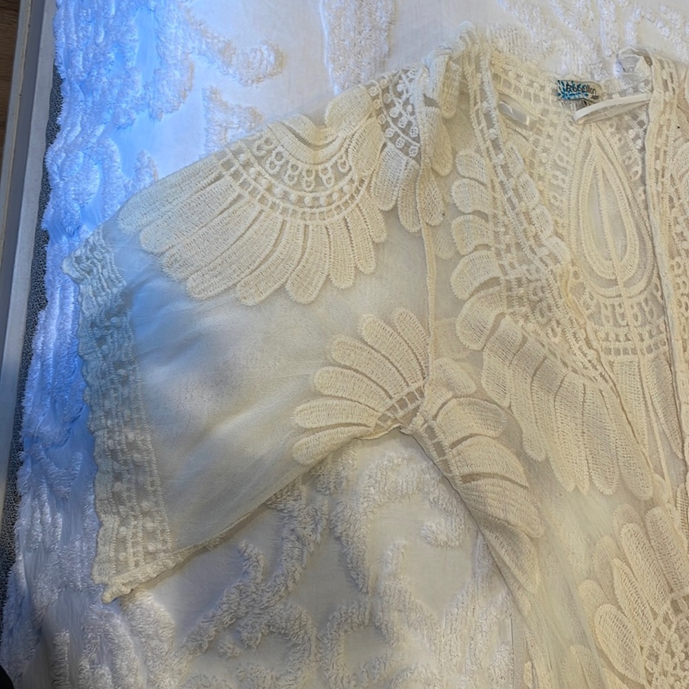 Women lace kimono - Picture 1 of 7